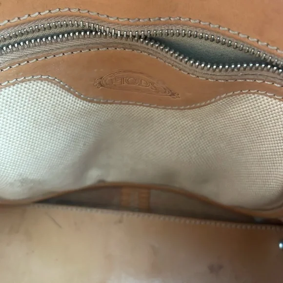 Tods small light brown leather backpack display picture 2